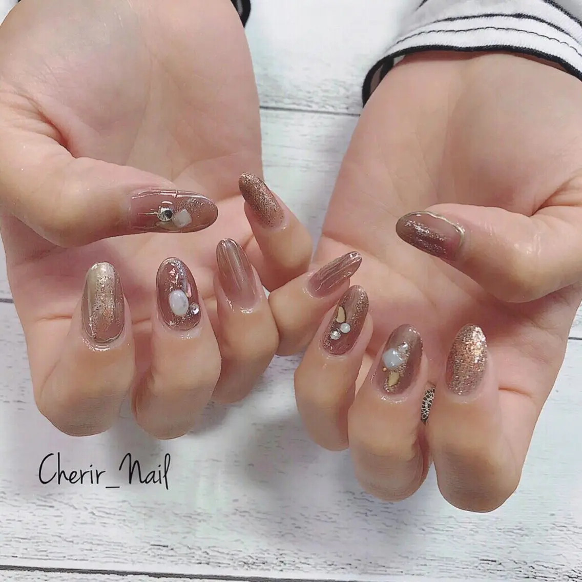 ネイル アートネイル ブラウン ラメ(グリッター) ミラーネイル ニュアンスネイル Cherirnail kaoriのネイルデザイン