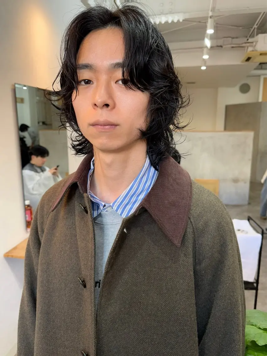 ミディアム パーマ メンズ ミディアムパーマ メンズパーマ メンズウルフカット ウルフカット 森貴裕/ベージュ/ パーマ/オリーブのヘアスタイル