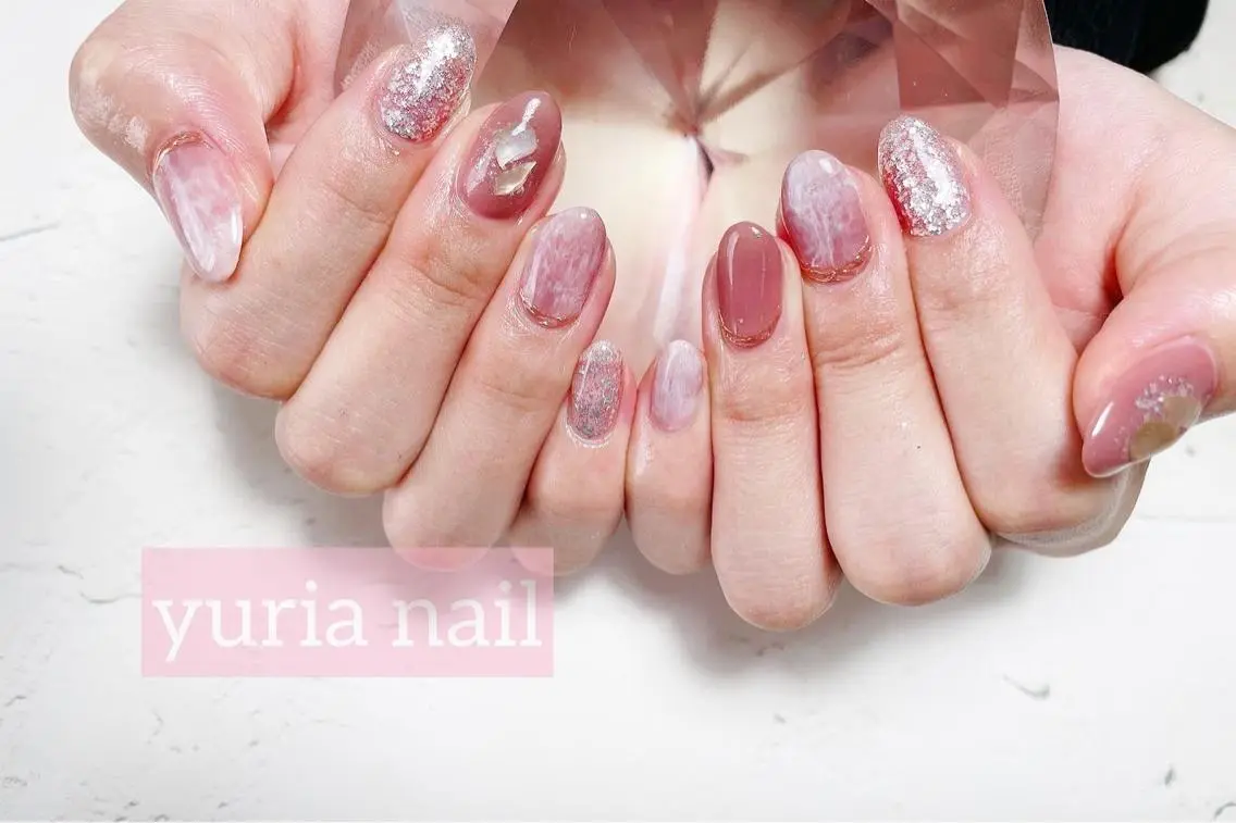 ネイル ジェルネイル ラメ(グリッター) ニュアンスネイル ピンク 小林 ゆりあのネイルデザイン