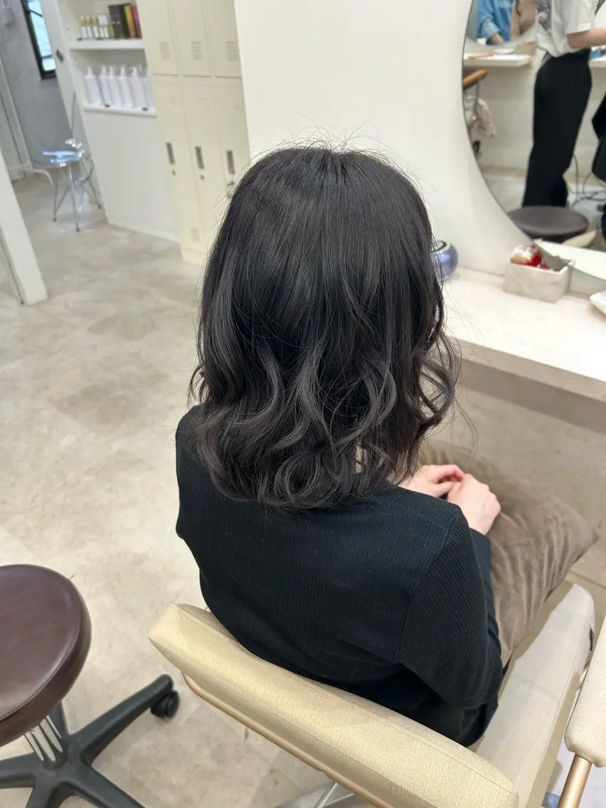 ミディアム カラー 透明感カラー グレージュ ラベンダーカラー ラベンダーグレージュ ラベンダーグレー ヘアカラー トリートメント Core　山下 このはのヘアスタイル
