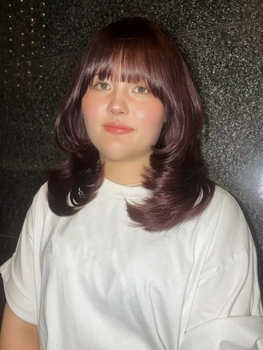 ロング カラー カシス レイヤーカット カット ヘアカラー YOLO/ HANAのヘアスタイル