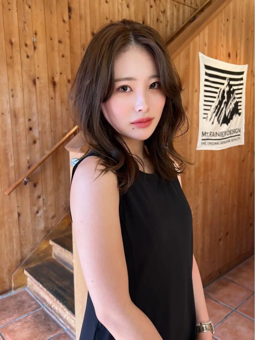 ミディアム カット トリートメント 似合わせカット/ レイヤー／小倉瑳莉のヘアスタイル