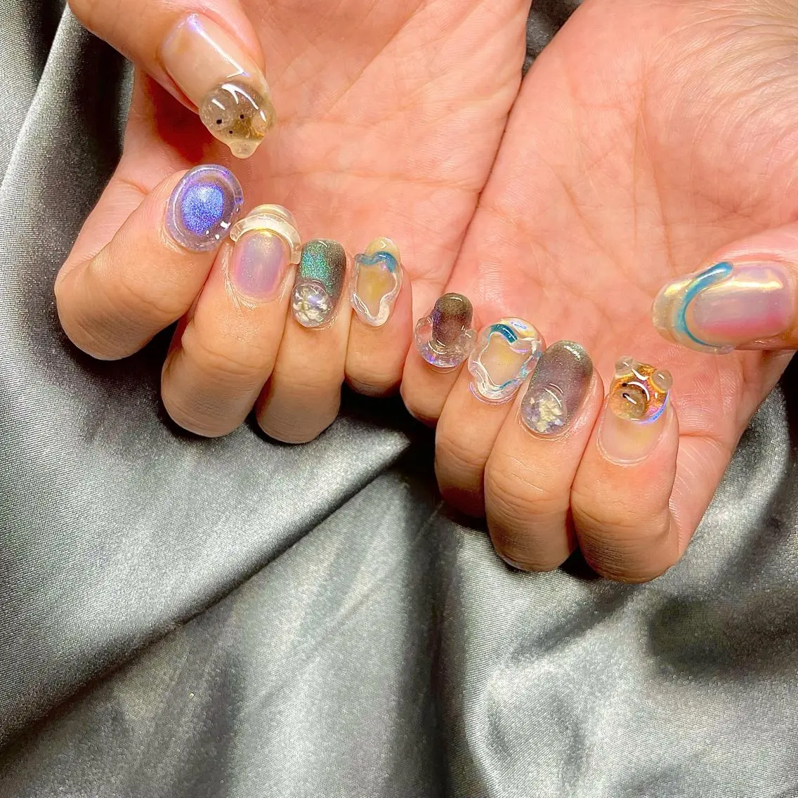 ミディアム カラー パーマ ヘアアレンジ メンズ キッズ ネイル マツエク・マツパ アイブロウ オーロラネイル クリアネイル el. by Aoのネイルデザイン