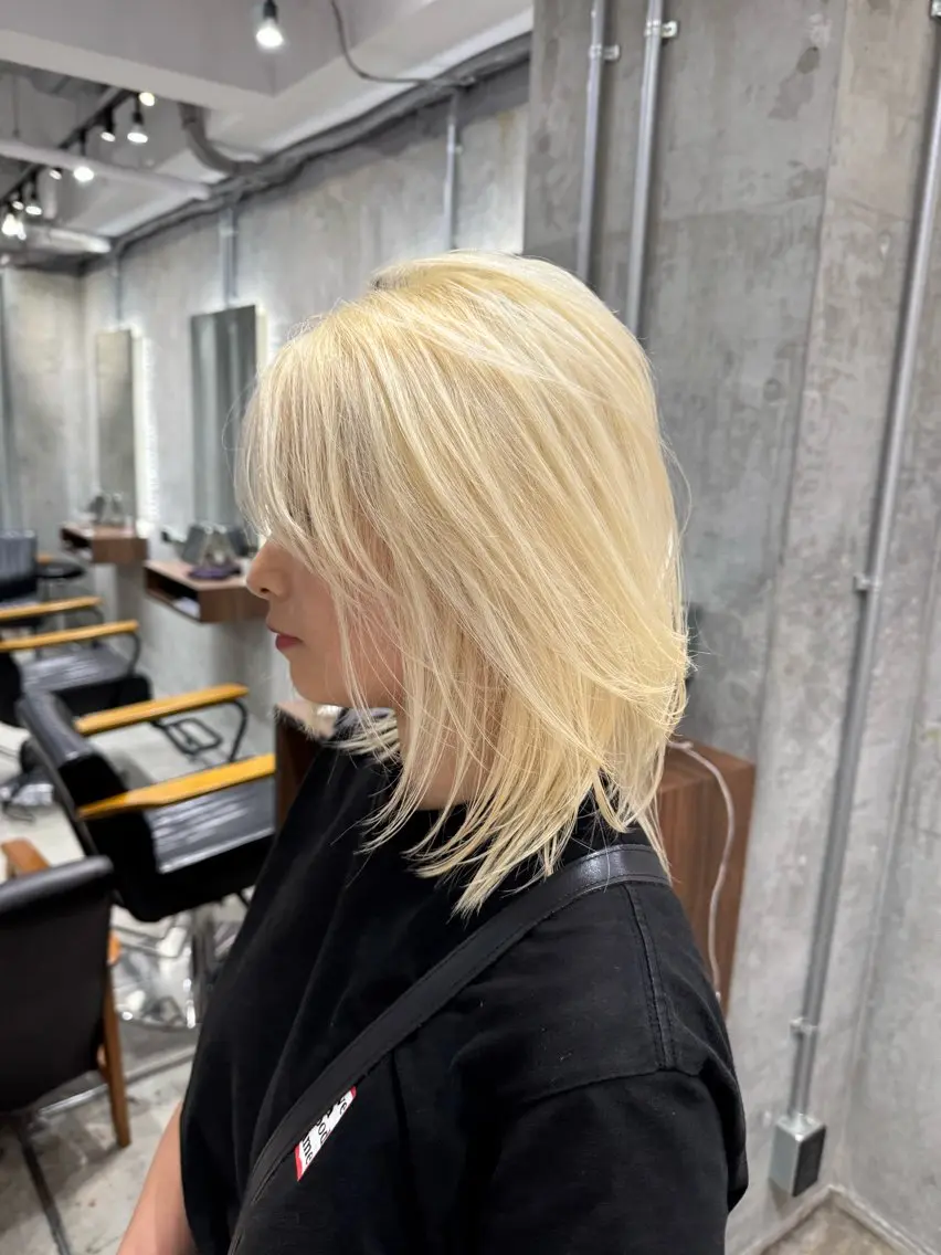 ミディアム カラー ブリーチ ブロンド ホワイトブロンド ヘアカラー ホワイトブロンド RIKUTOのヘアスタイル
