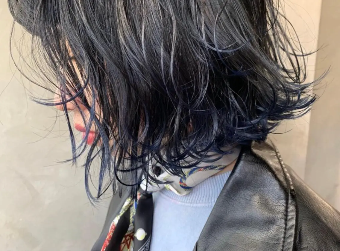 ショート カラー ブルーカラー グラデーションカラー ヘアカラー トリートメント 🕊️ HONOKAのヘアスタイル