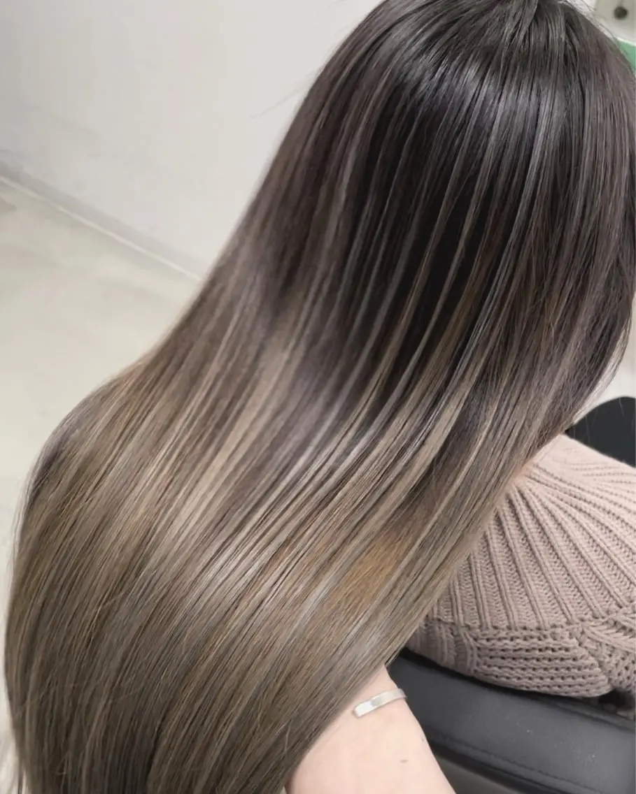 ロング カラー ハイライトカラー ハイライト 西 千穂乃のヘアスタイル