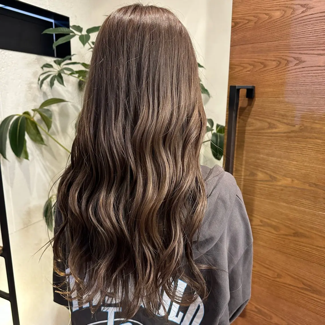 ロング momo 札幌美容師のヘアスタイル