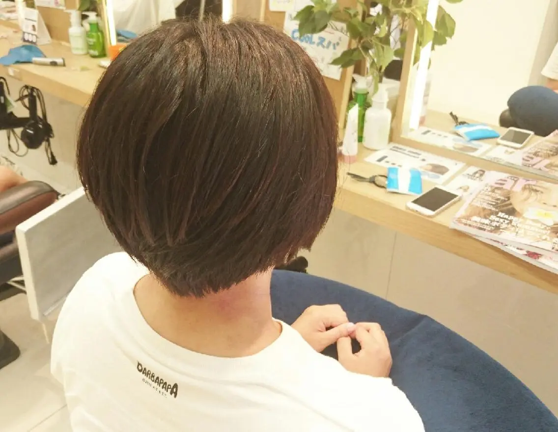 ショート 透明感ハイライト◎ 伊藤夏海のヘアスタイル