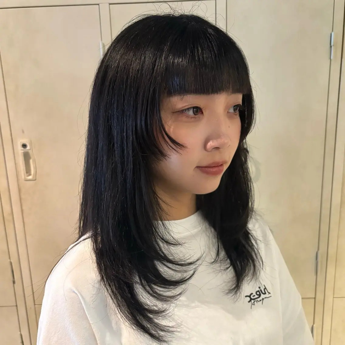 セミロング カラー 黒髪 顔まわりレイヤー 顔周りカット レイヤーカット 🌸艶カラー/似合わ せカット/サクラ🌸のヘアスタイル