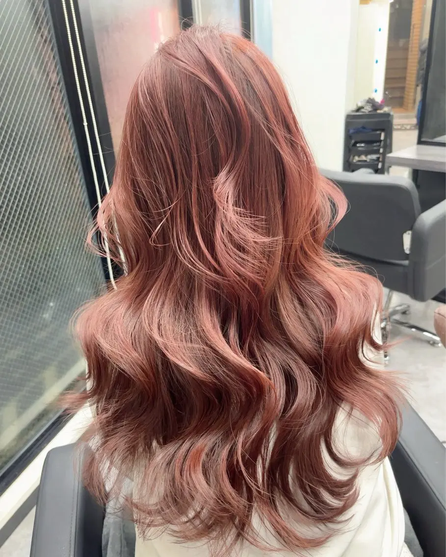 カラー 保坂 彩月のヘアスタイル
