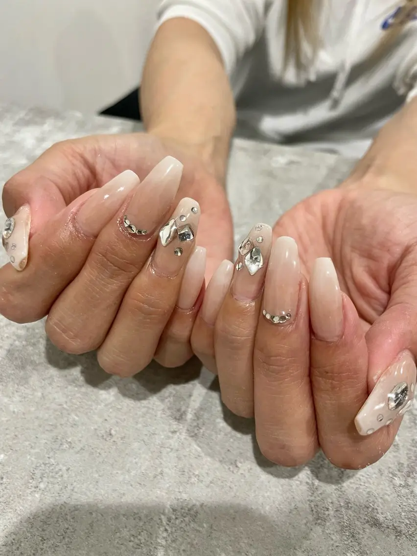 ネイル 持ち込み ハンドネイル Raviliss ♡のネイルデザイン