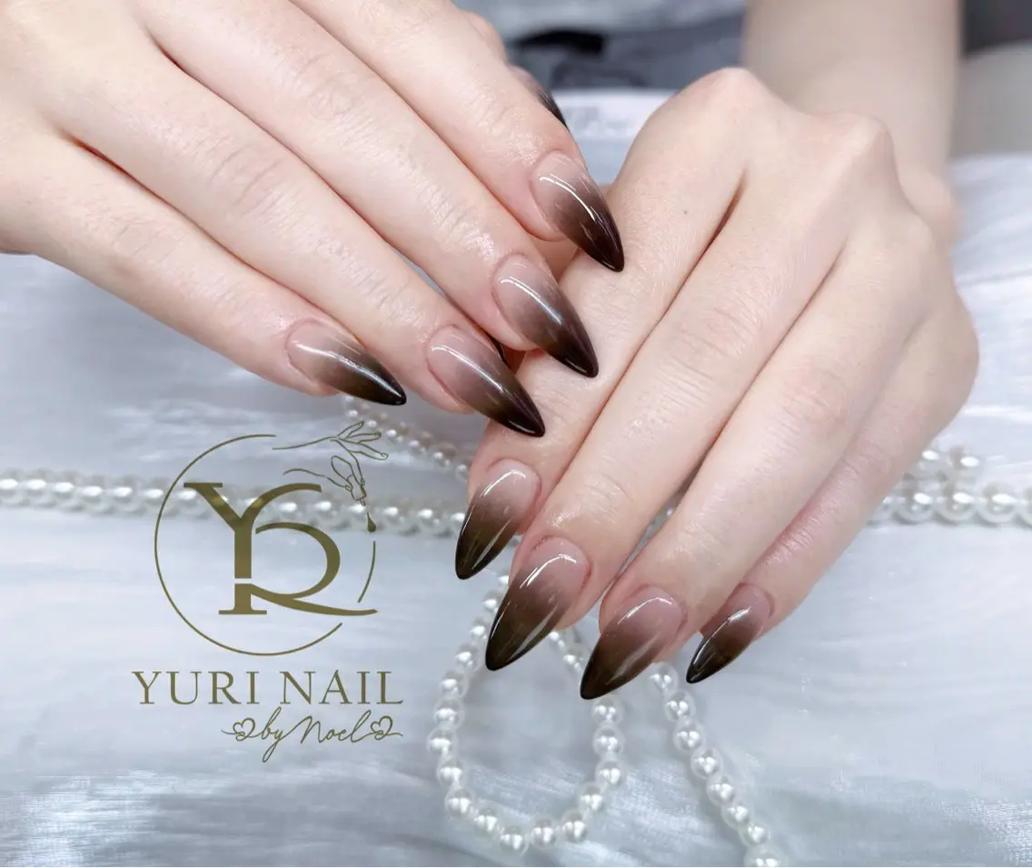 ネイル チークネイル フットネイル フレンチネイル グラデーション キラキラネイル ハンドネイル フットネイル ハンドケア YURI Nail Funabashiのネイルデザイン