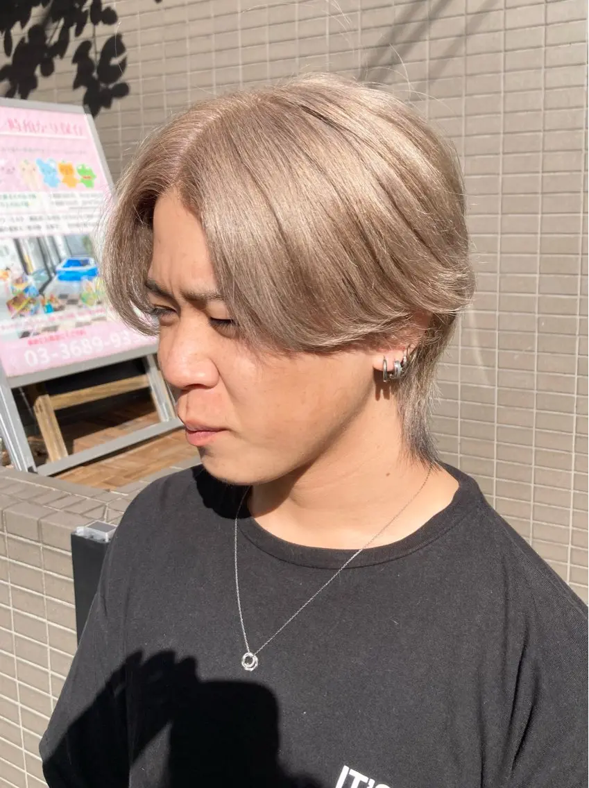 ショート カラー ヘアアレンジ メンズ メンズウルフカット ベージュカラー ミルクティーベージュ ウルフカット カット ヘアカラー 🧶ブリーチカラー TERU🧶のヘアスタイル