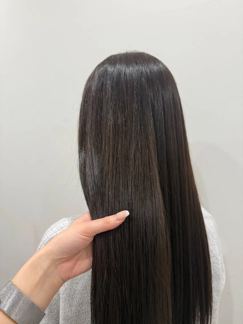 ロング カット ヘアカラー トリートメント ニシザカ マナのヘアスタイル