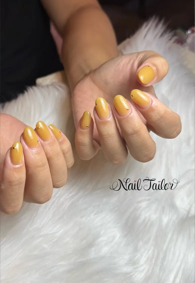 ネイル ゴールド 黄色 ハンドネイル NailTailor ネイルテイラーのネイルデザイン