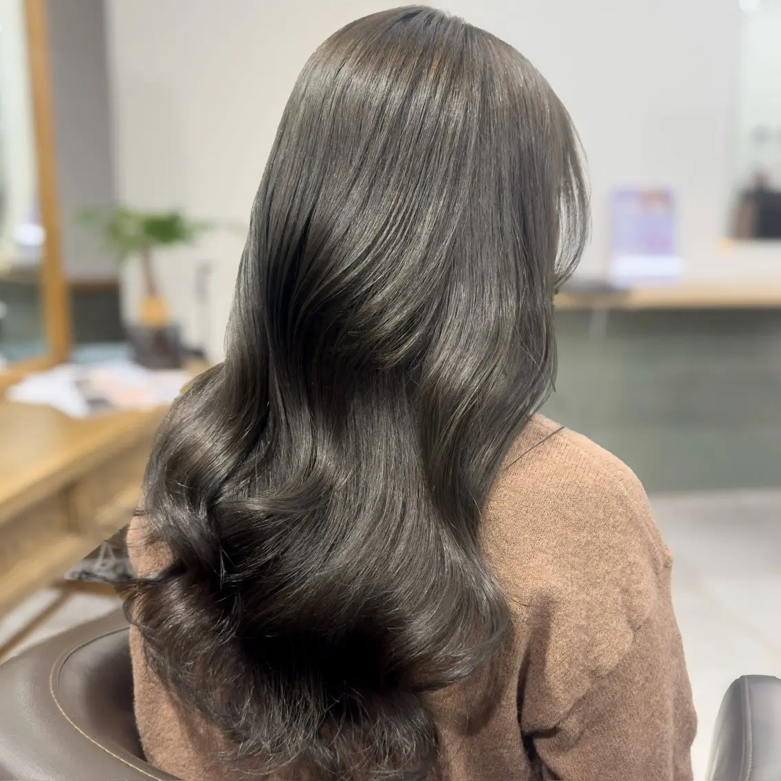 ロング カラー カット ヘアカラー トリートメント ブリーチなし/レイヤ ー特化🌈Tommyのヘアスタイル