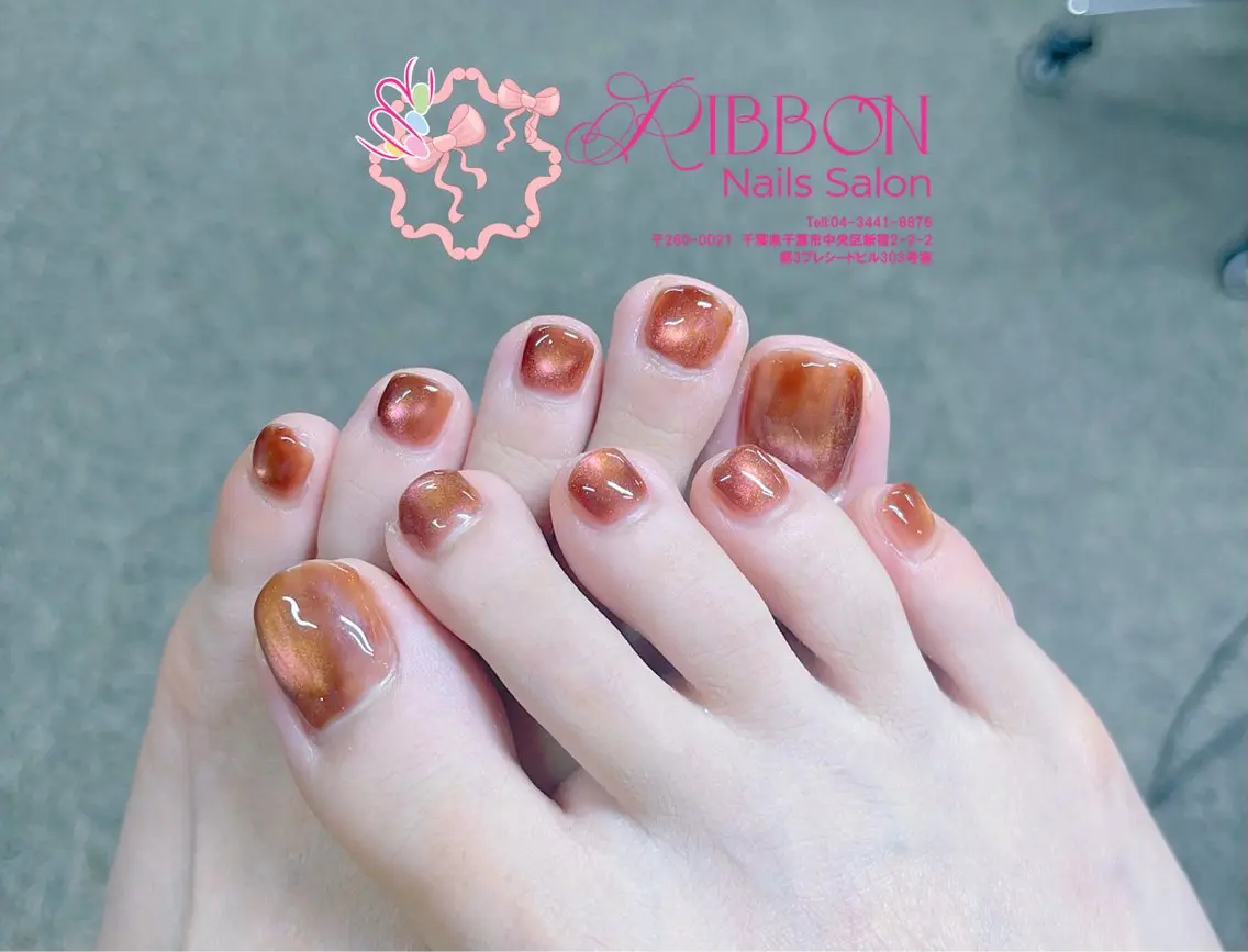 ネイル フットネイル フレンチネイル ジェルネイル マグネットネイル 持ち込み フットネイル ribbonnail salonのネイルデザイン