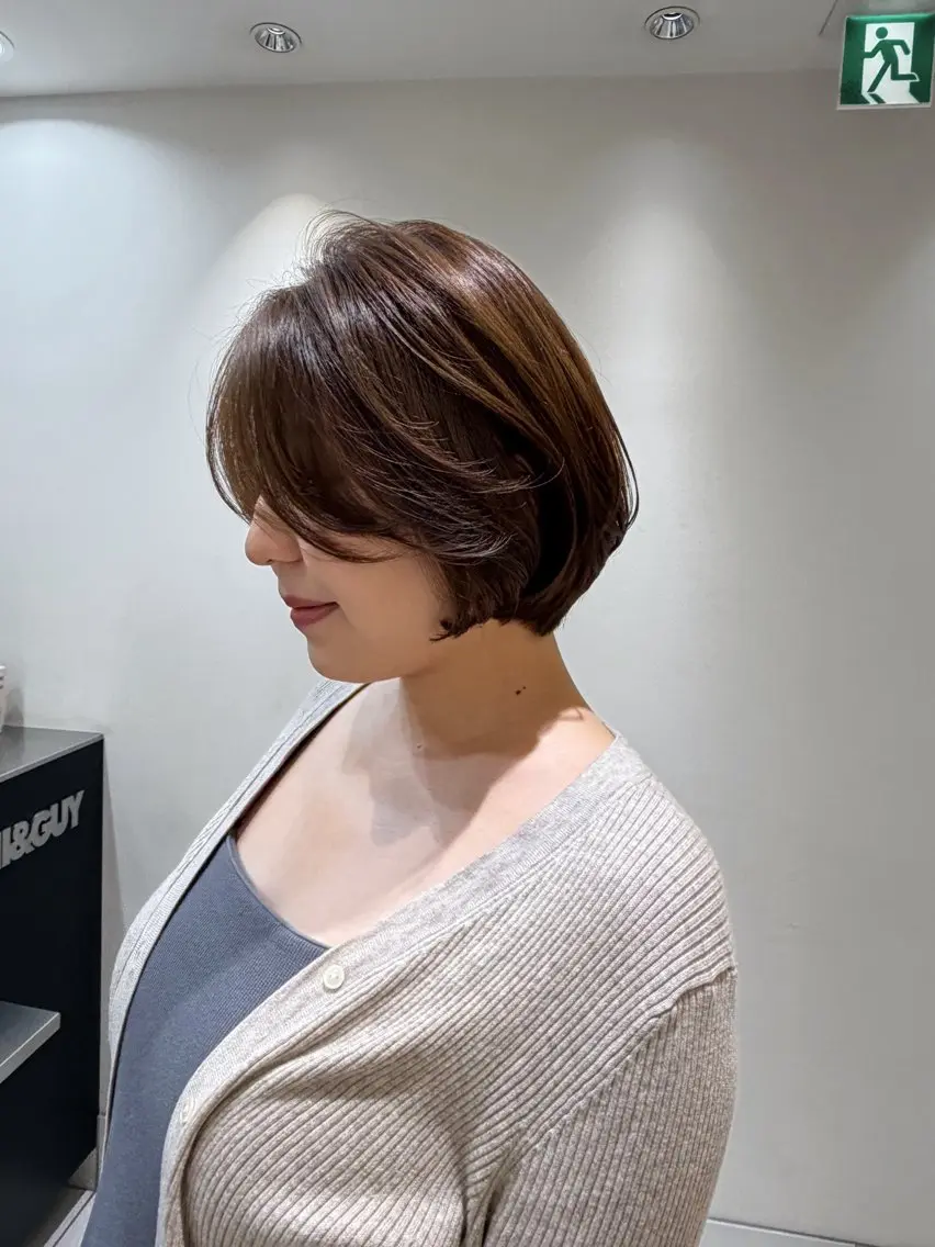ショート ボブ 岡乃 麻衣のヘアスタイル