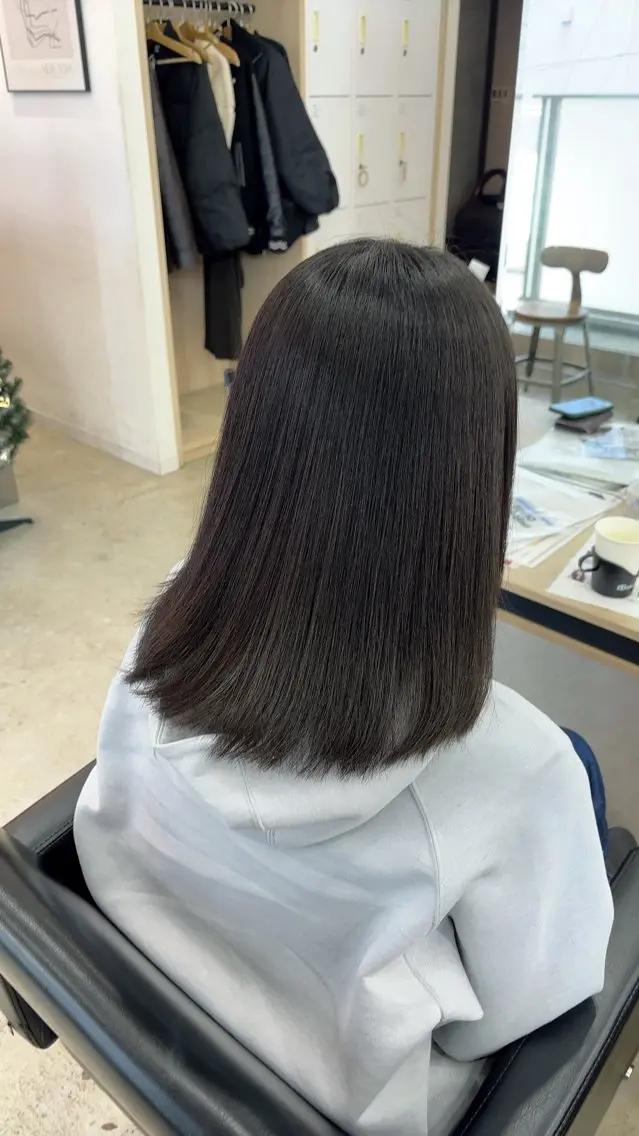 ミディアム パーマ カット 縮毛矯正 🪽髪質改善矯正 🤍MIU🤍のヘアスタイル