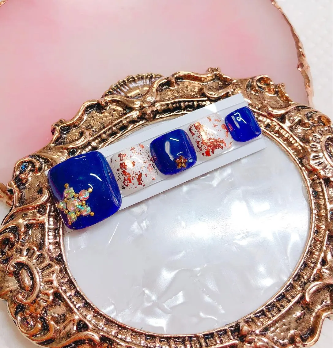 ネイル フットネイル フットネイル CROWN プライベートサロンのネイルデザイン