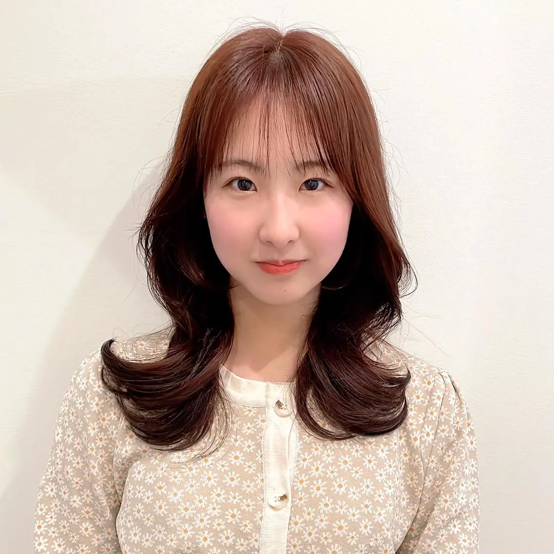 セミロング カット ヘアカラー トリートメント 🌹ハッシュカット、 レイヤー韓国ヘア🌹のヘアスタイル