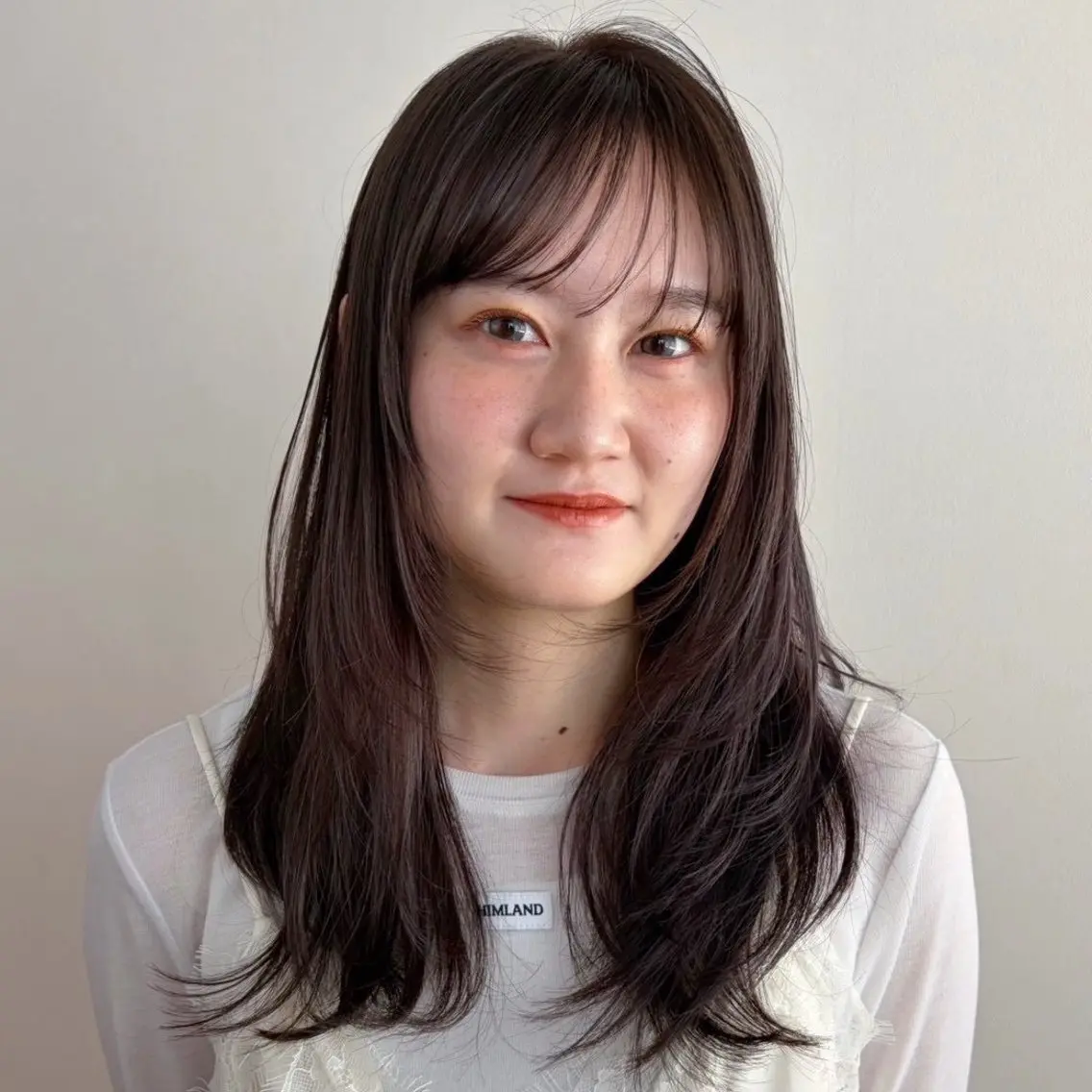 ロング カット ヘアカラー まほ/レイヤーカット 🍒🤍透明感カラーのヘアスタイル