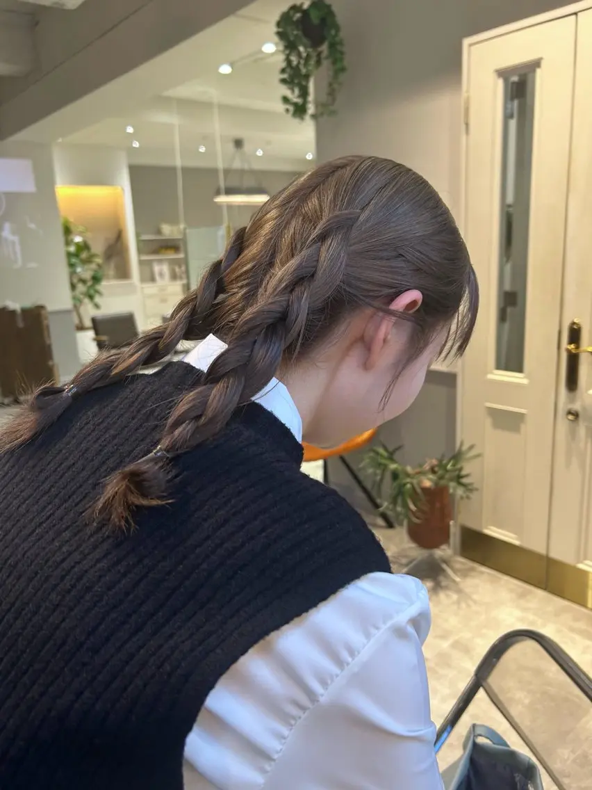 ミディアム カラー 薄暮 マツイ　レンのヘアスタイル