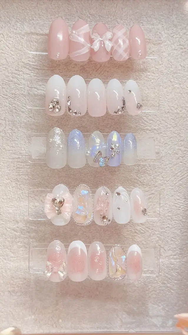 ネイル オーロラネイル 氷ネイル・うるうるネイル 水色 ワンホンネイル Nyanco Nailのネイルデザイン