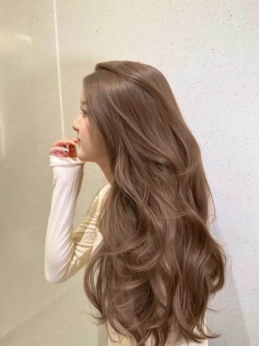 ロング カラー ブリーチ 透明感カラー ダブルカラー ヘアカラー トリートメント 銀座/韓国レイヤー/ 艶カラー🍓原田侑依のヘアスタイル