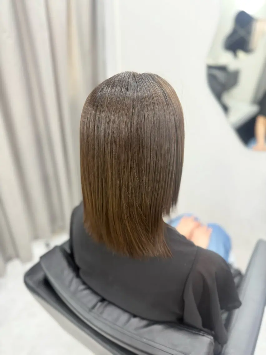 ネイル 赤色 𝓱𝓲𝓷𝓪. 天王寺美容室🎀のヘアスタイル