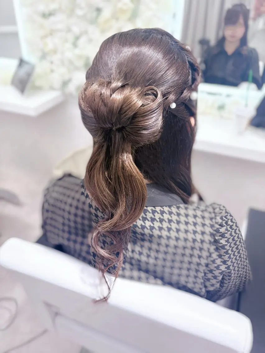 ヘアアレンジ ハーフアップ ヘアセット ベルグロー原宿 🦋ꜱᴀᴋᴜʀᴀのヘアスタイル