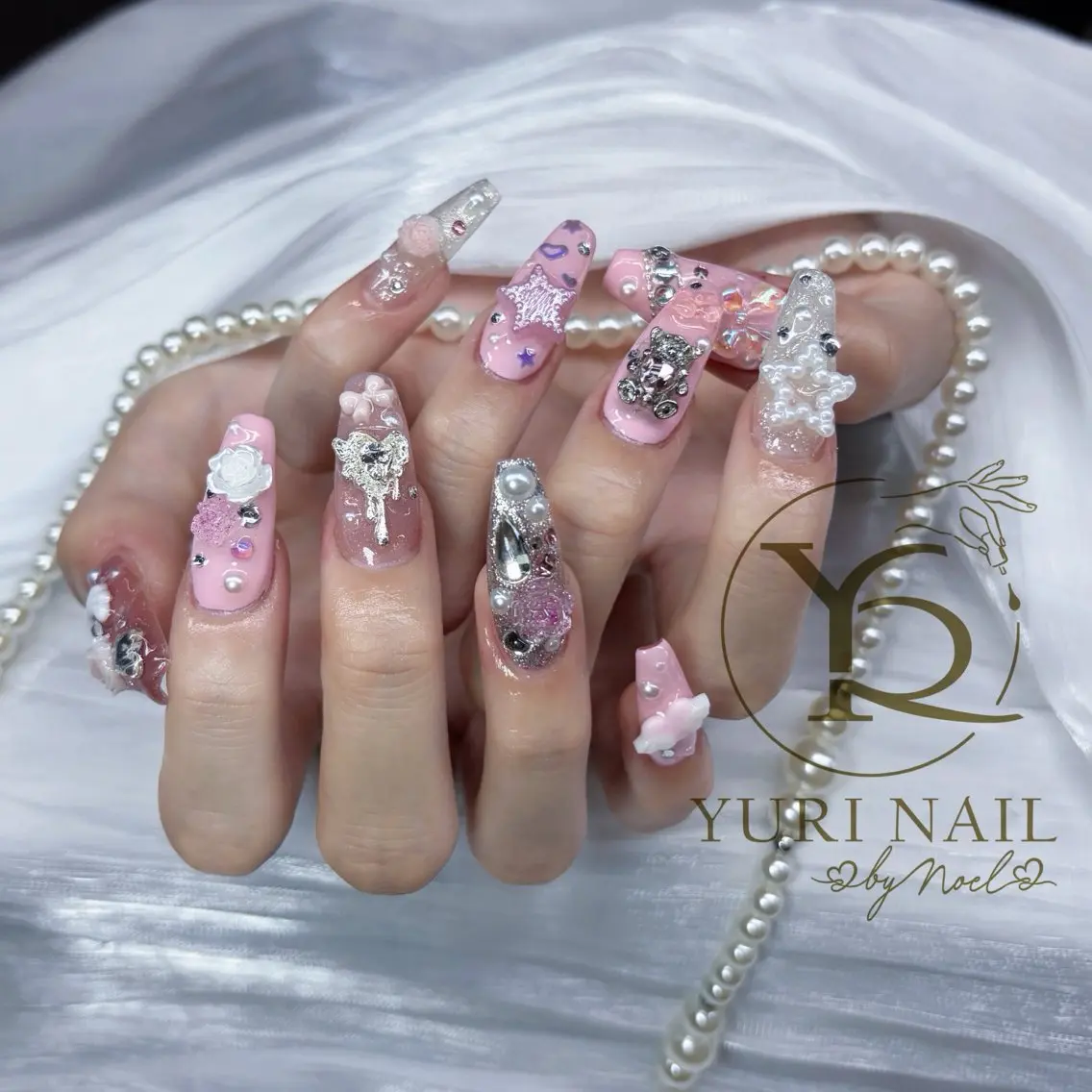 ネイル ハンドネイル フットネイル ハンドケア YURI Nail NARITAのネイルデザイン
