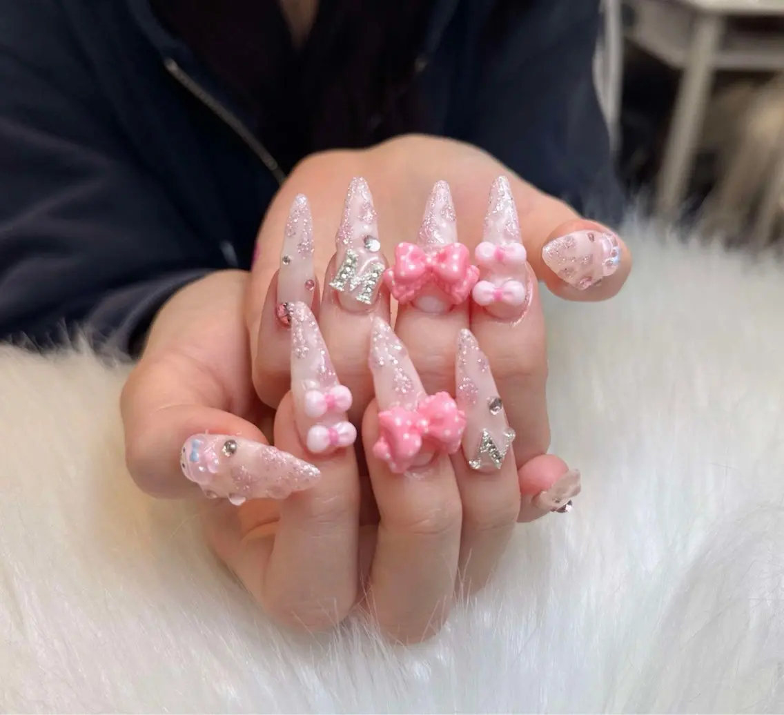ネイル グラデーション キラキラネイル ワンカラーネイル 冬ネイル Jenn Nail Salonのネイルデザイン
