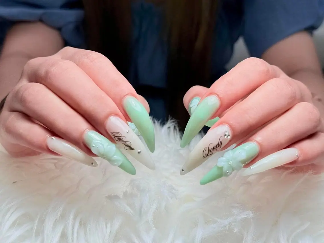 ネイル フレンチネイル 韓国ネイル 水色 マグネットネイル ニュアンスネイル ハンドネイル Hana Rose Nailのネイルデザイン