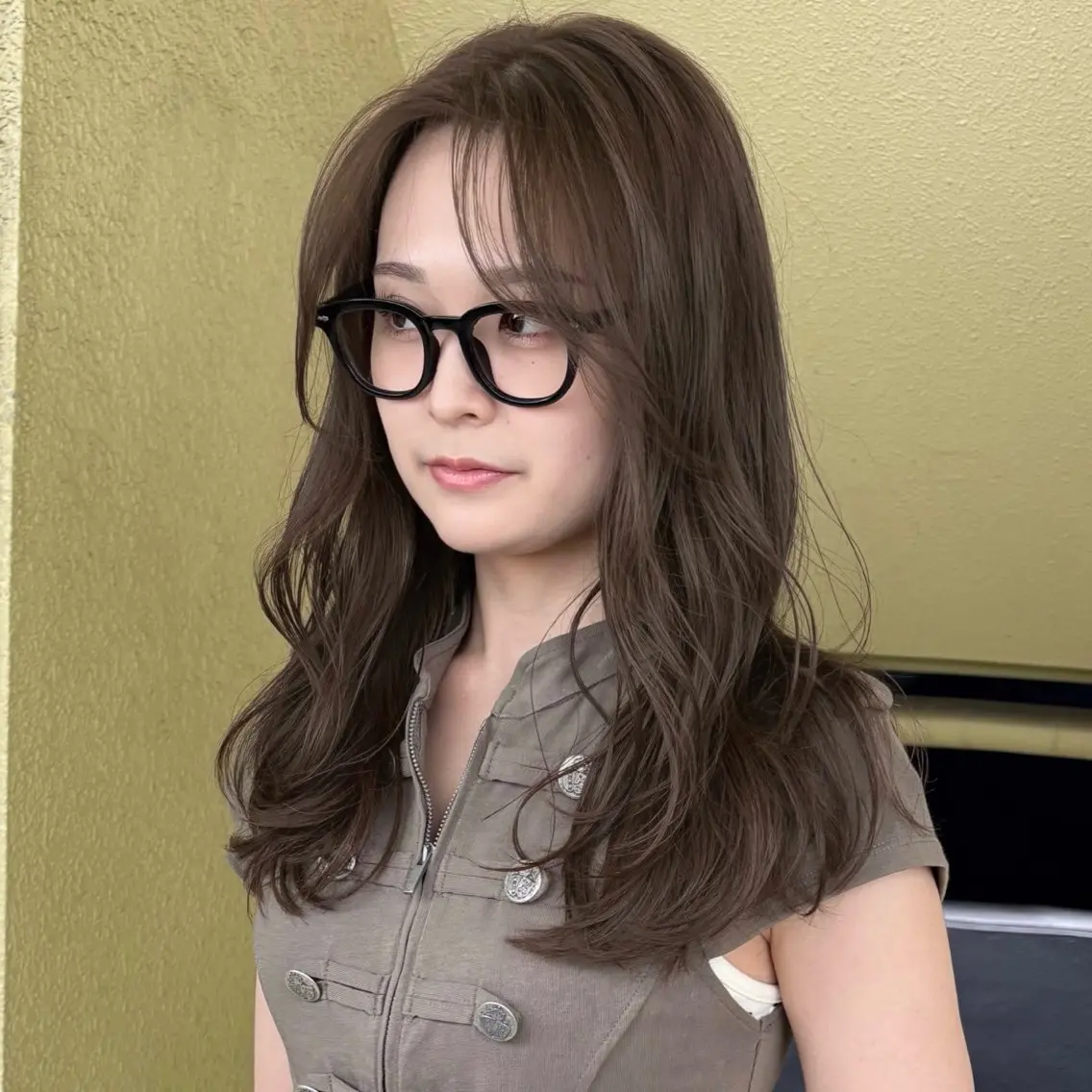 ロング カラー トリートメント カット ヘアカラー トリートメント ブリーチなしベージュ ／レイヤーモカのヘアスタイル