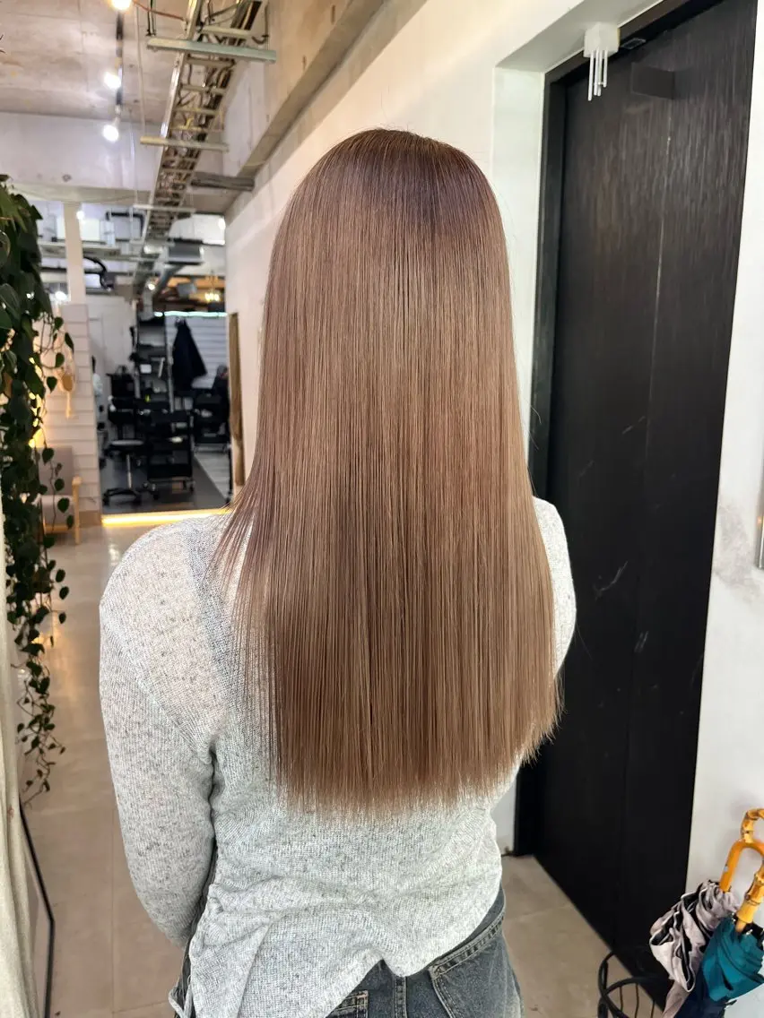 セミロング カラー ベージュカラー ミルクティーベージュ ヘアカラー トリートメント ブリーチ有無Wカラー メンズパーマ大成のヘアスタイル