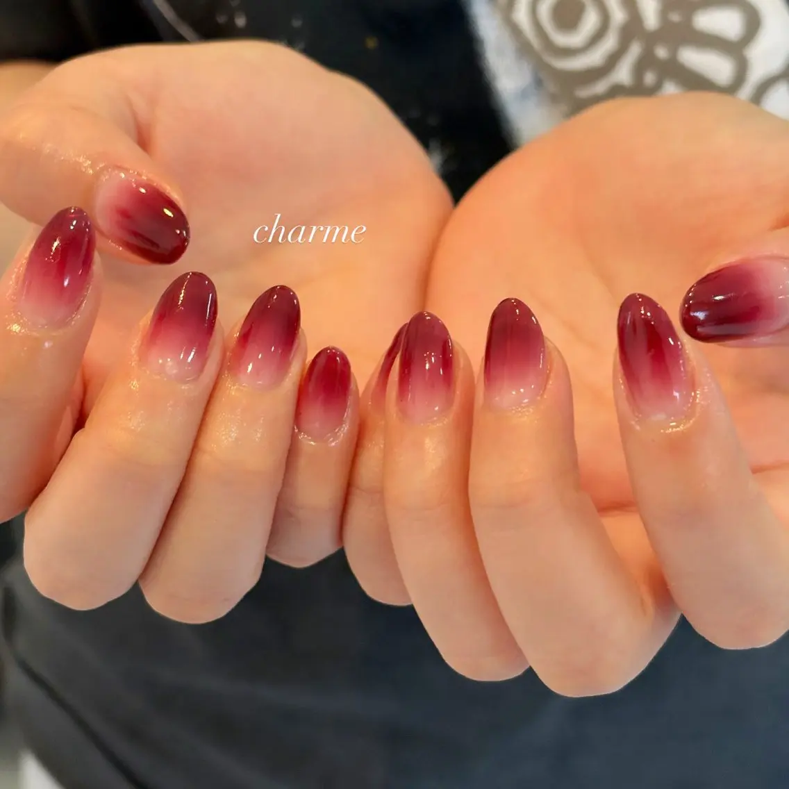 ネイル グラデーション 赤色 charme nailのネイルデザイン