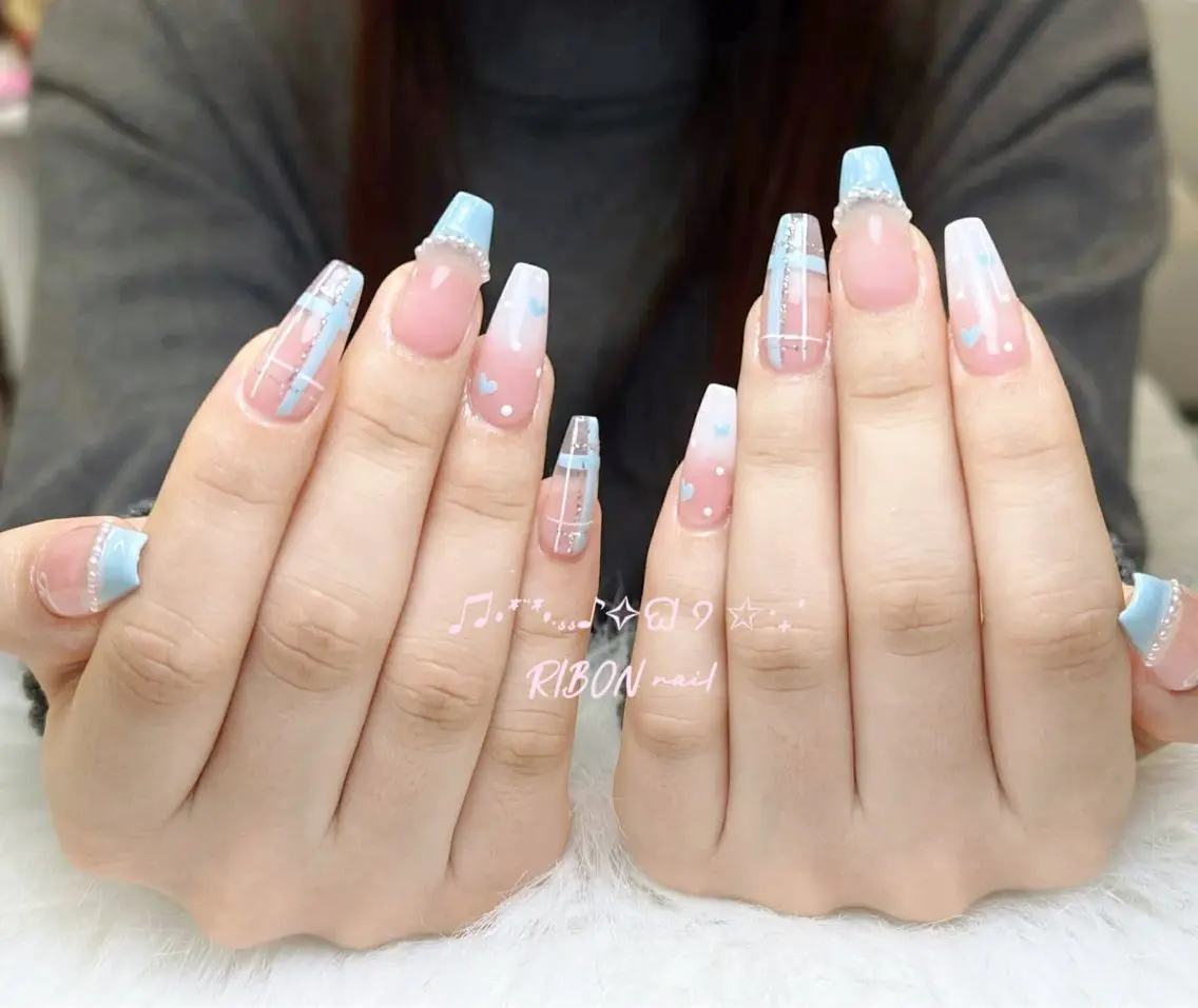 ネイル チークネイル 長さ出し フレンチネイル ジェルネイル グラデーション RIBON nail 高田馬場のネイルデザイン