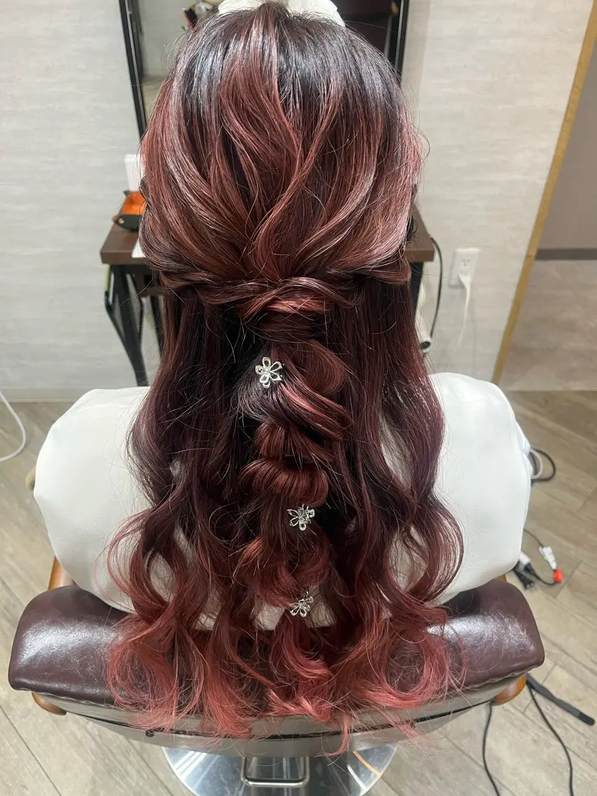 ロング ヘアアレンジ 🫧ぷる艶カラー🫧 Yuubi🦩のヘアスタイル