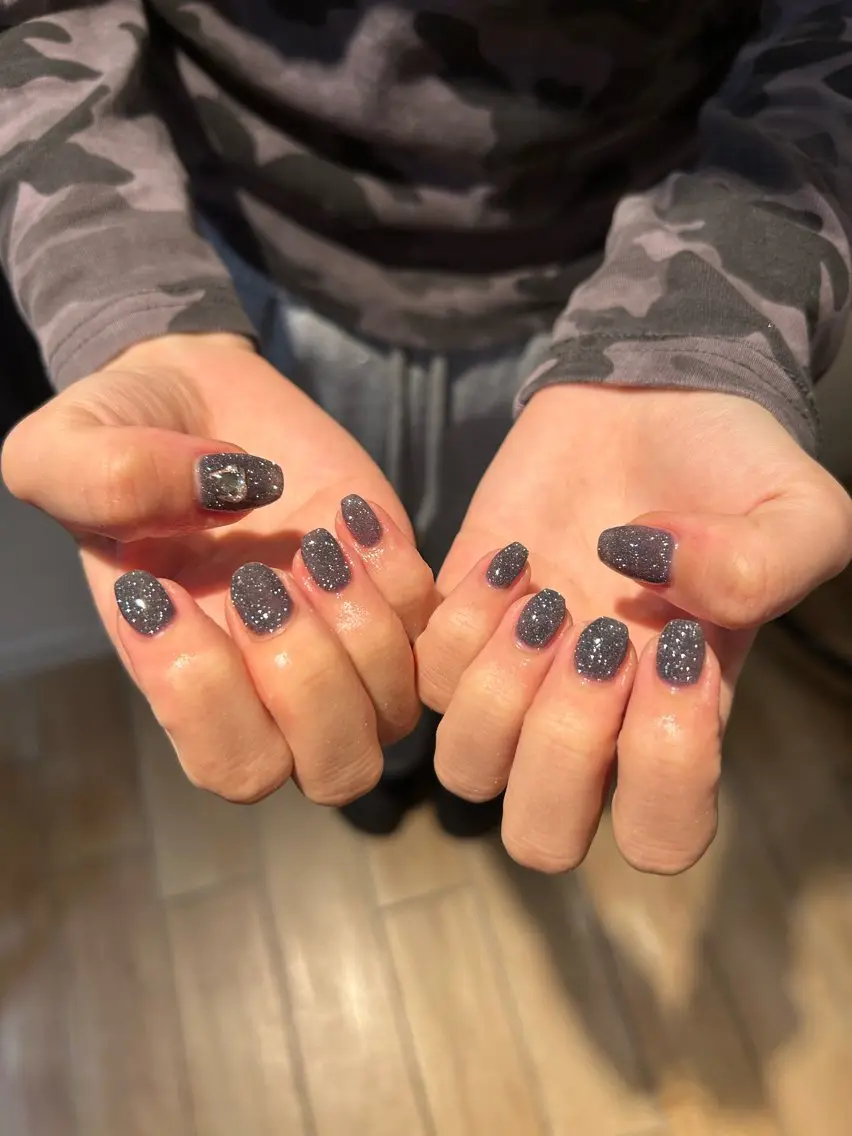 ネイル ハンドネイル 𝗶𝗿𝗼𝗵𝗮 ໒꒱ 𓏸*˚のネイルデザイン