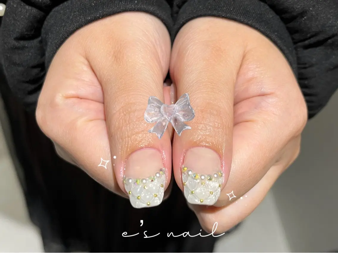 ネイル ハンドネイル ハンドケア e’s nail Lumièreのネイルデザイン