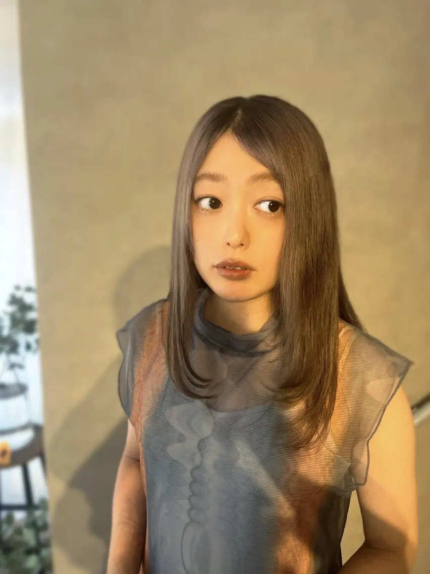 セミロング レイヤーカット 木村 真奈のヘアスタイル
