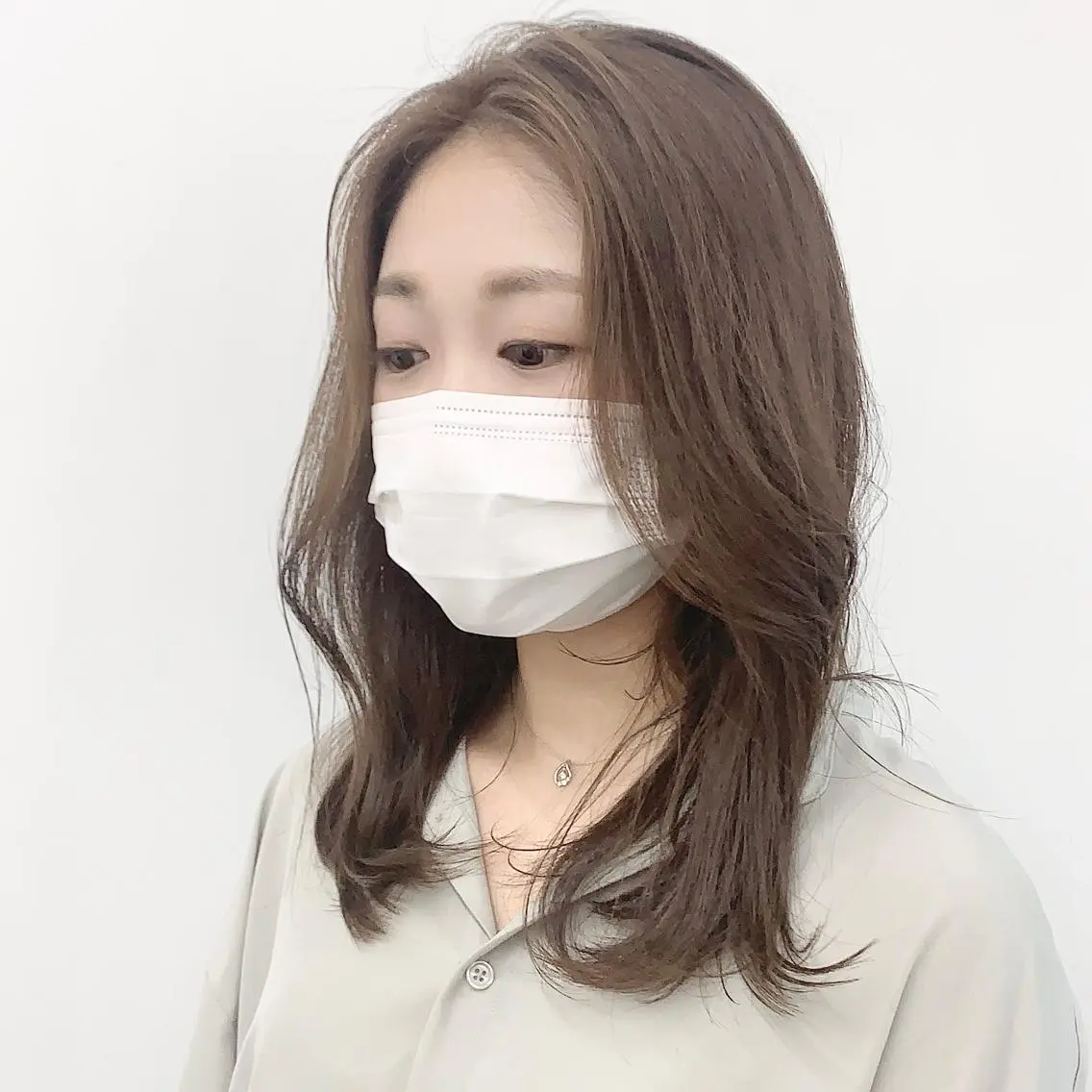 ミディアム カラー パーマ ヘアアレンジ メンズ キッズ ネイル マツエク・マツパ レイヤーカット/ 巻ける縮毛矯正のヘアスタイル