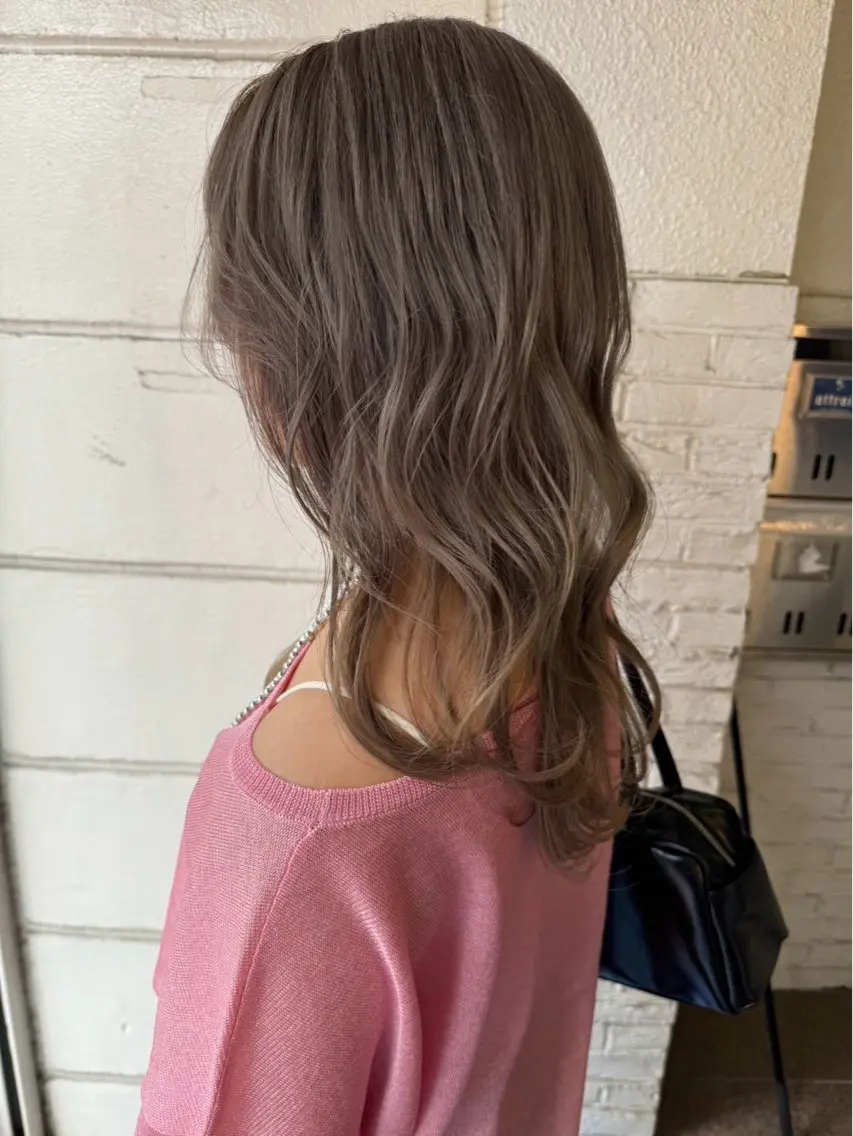 セミロング カラー ✨️髪質改善✨️長嶋 美春のヘアスタイル