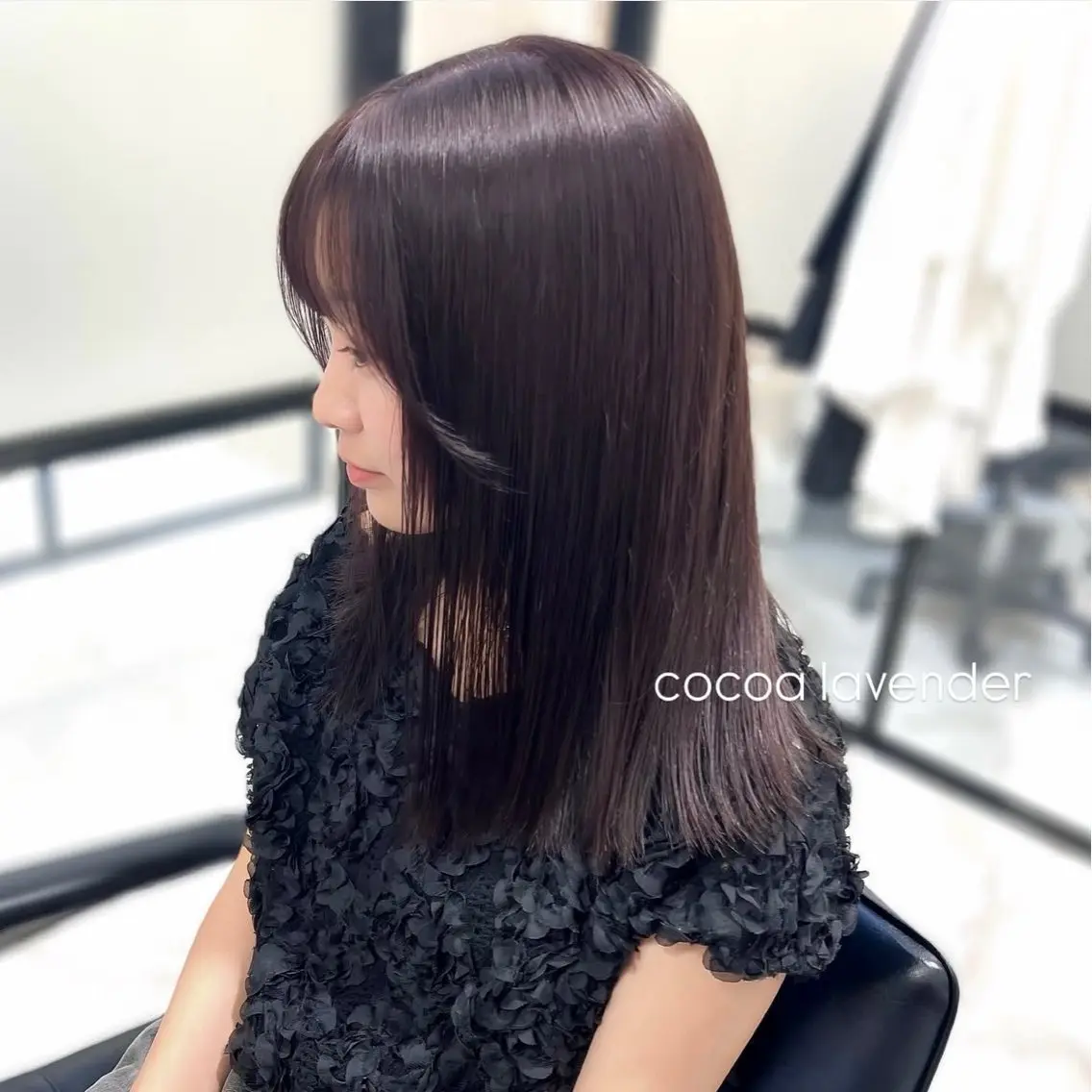セミロング カラー ラベンダーカラー 前川 朋香のヘアスタイル