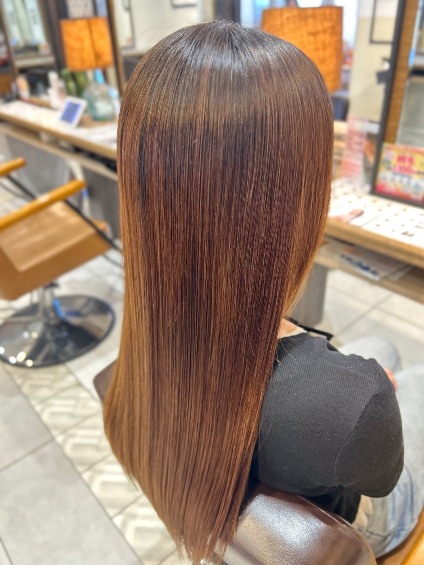 ロング 髪質改善 縮毛矯正 丸尾 春颯のヘアスタイル