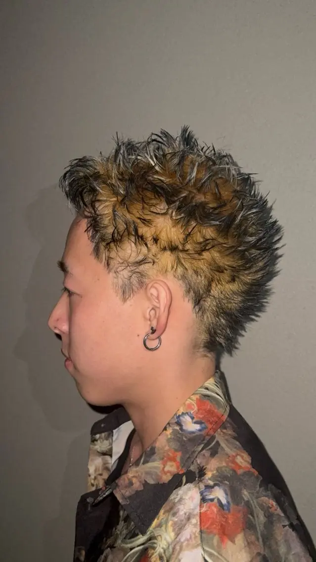 ショート カラー メンズ カット ヘアカラー 縮毛矯正 トリートメント ヘッドスパ 小田桐 蓮のヘアスタイル