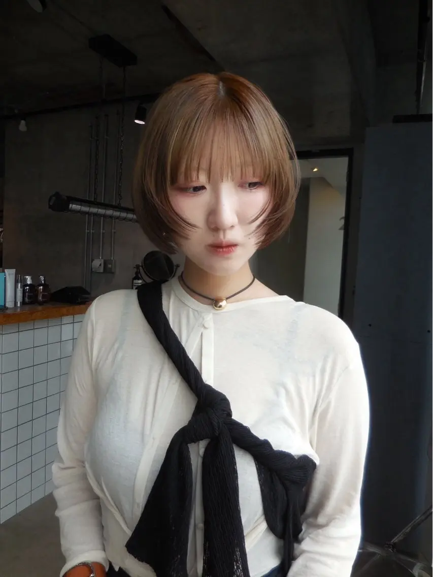 ショート カラー ヘアアレンジ ブリーチ 本間 結衣のヘアスタイル