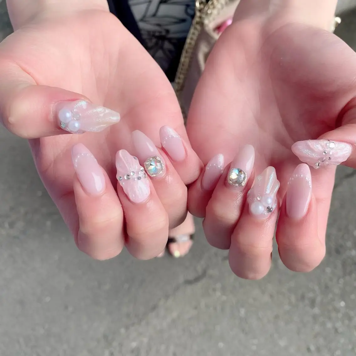 ロング カラー パーマ ヘアアレンジ メンズ キッズ ネイル マツエク・マツパ アイブロウ ピンクカラー カラーマツエク ロング フレンチネイル ロングネイル ハンドネイル Salon Ｋのネイルデザイン