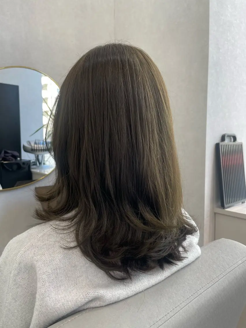 セミロング カット ヘアカラー 瀬野 まみのヘアスタイル